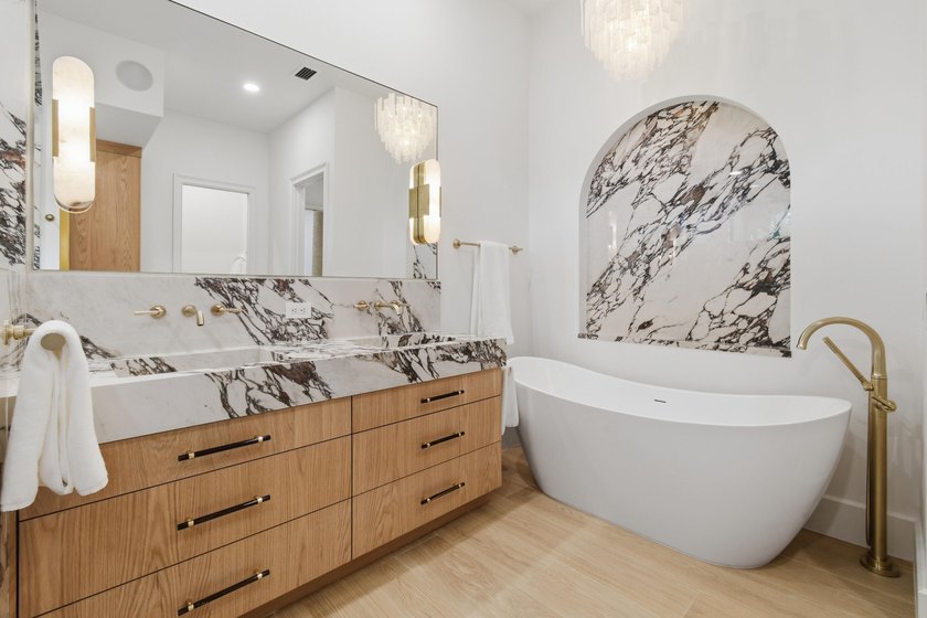 Welcome to one of the most extraordinary homes ever offered in - photo 30