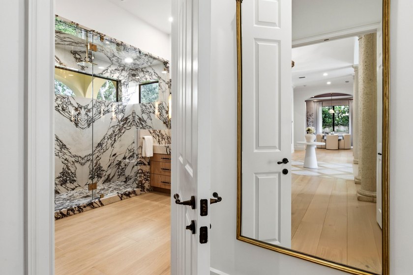 Welcome to one of the most extraordinary homes ever offered in - photo 31