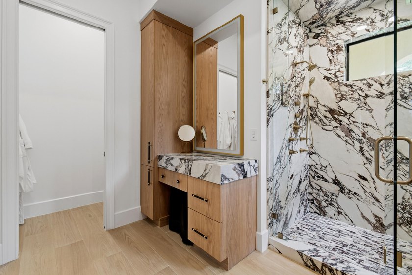 Welcome to one of the most extraordinary homes ever offered in - photo 32