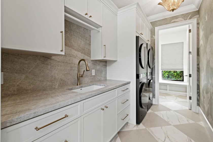 Welcome to one of the most extraordinary homes ever offered in - photo 43