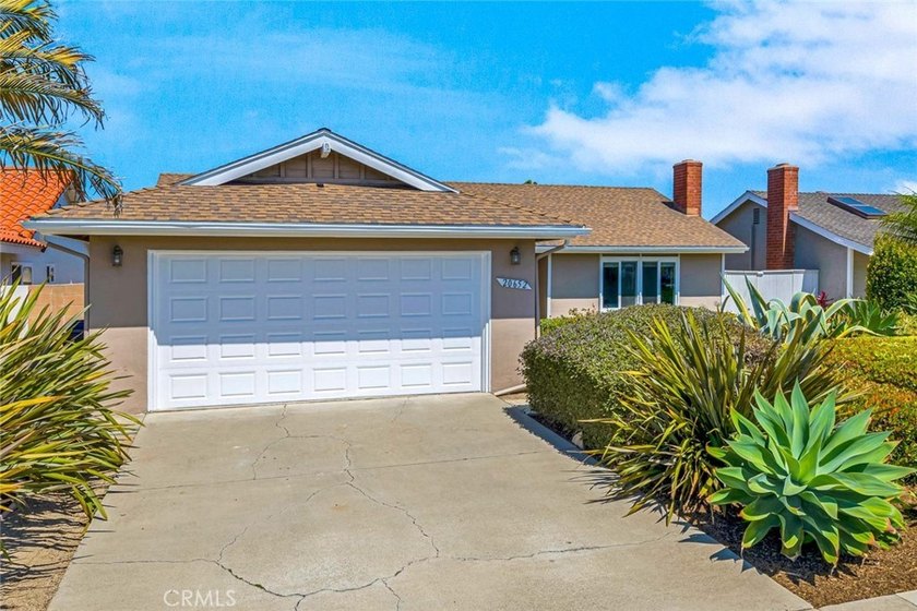 Welcome to this charming 4 bedroom, 1.75 bath single level home - photo 3