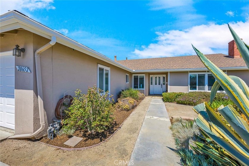Welcome to this charming 4 bedroom, 1.75 bath single level home - photo 5