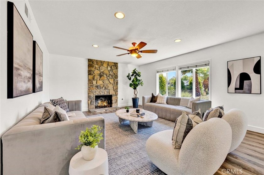 Welcome to this charming 4 bedroom, 1.75 bath single level home - photo 8