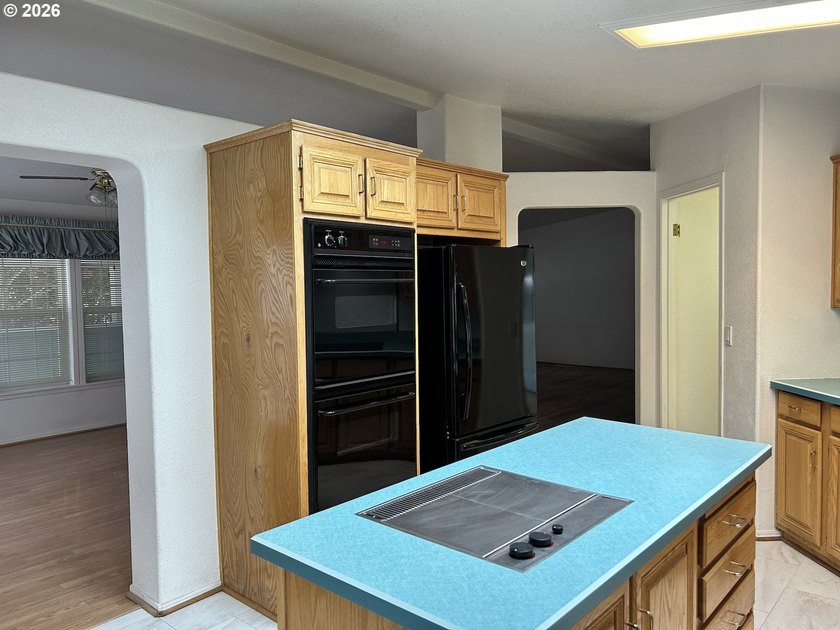 Rare owner-occupied/income property opportunity on Oregon's - photo 6