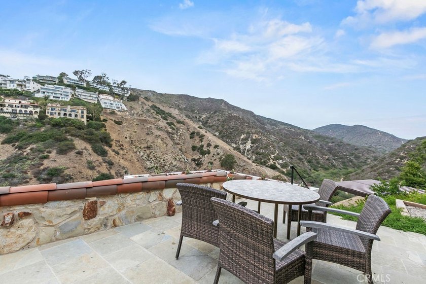 EMERALD BAY | RENTAL | 345 Emerald Bay presents a rare - photo 38