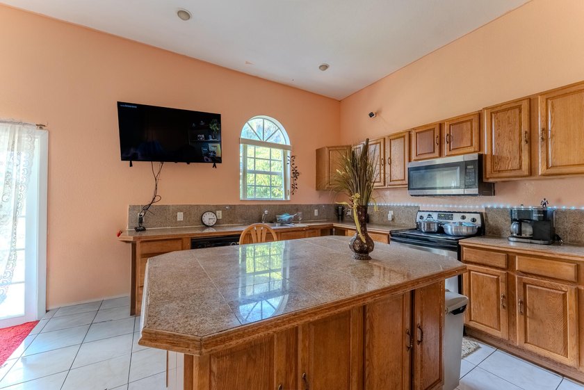 Spacious 4BR/2BA CBS home on a massive, fully fenced 9,000 SF - photo 13