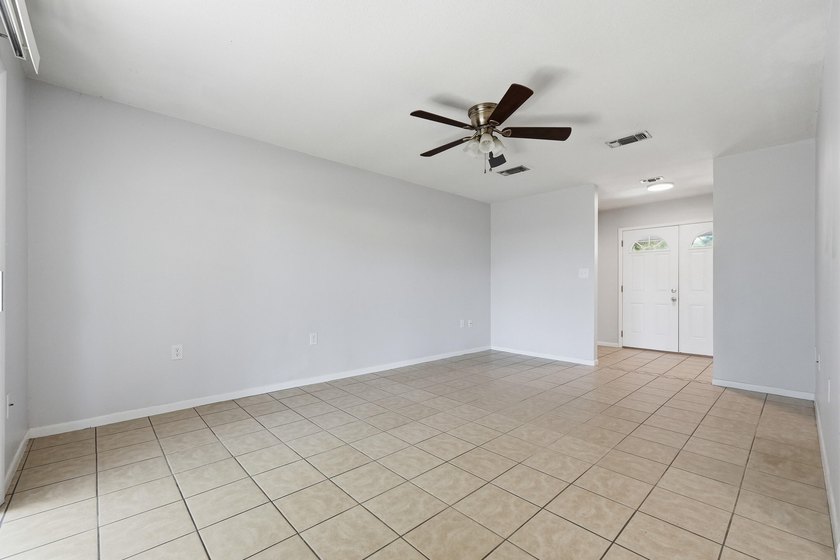 Spacious 3-Bedroom, 2-Bath All-Brick Home in Desirable Palm - photo 15