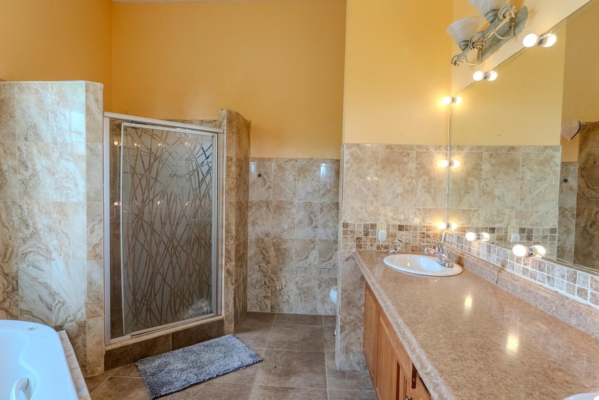 Spacious 4BR/2BA CBS home on a massive, fully fenced 9,000 SF - photo 19