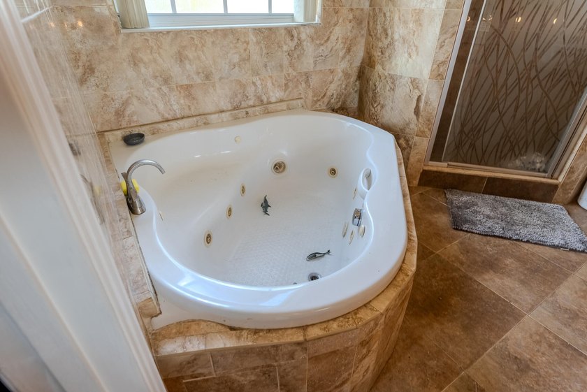 Spacious 4BR/2BA CBS home on a massive, fully fenced 9,000 SF - photo 21