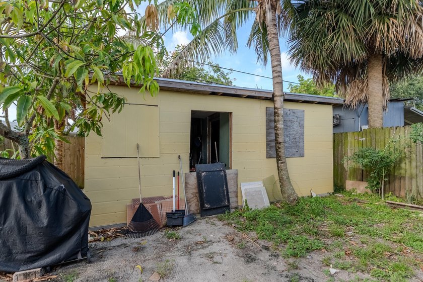 Spacious 4BR/2BA CBS home on a massive, fully fenced 9,000 SF - photo 22