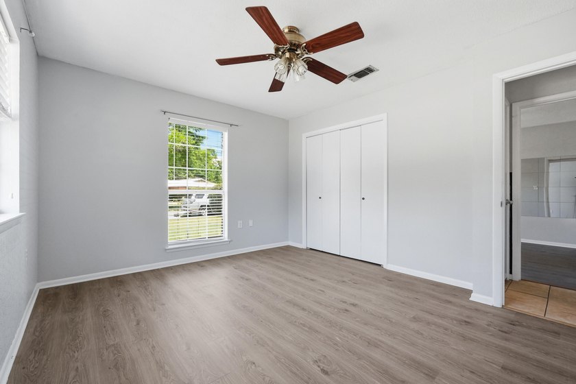 Spacious 3-Bedroom, 2-Bath All-Brick Home in Desirable Palm - photo 38