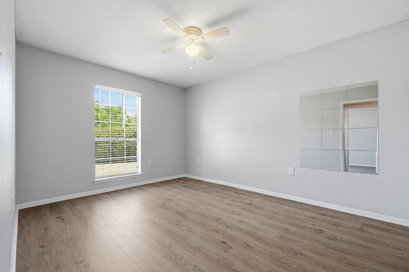 Spacious 3-Bedroom, 2-Bath All-Brick Home in Desirable Palm - photo 49