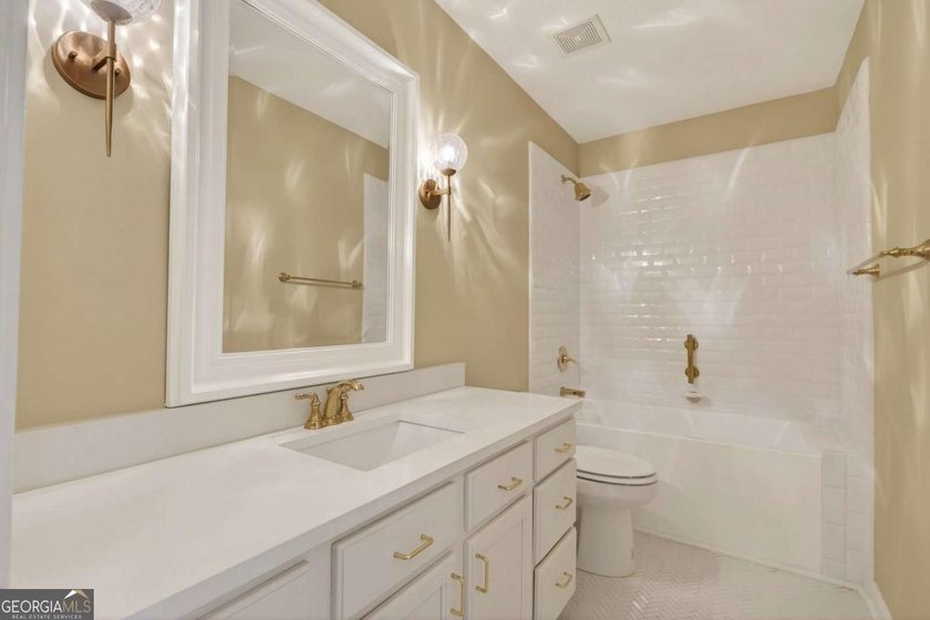 Don't miss this beautifully UPDATED 2BR/2BA ranch in desirable - photo 7