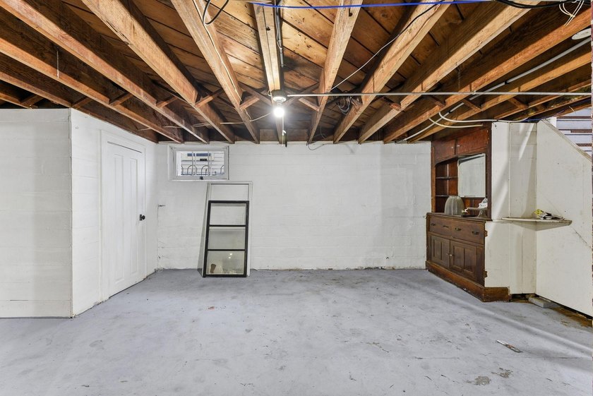 This 3-bedroom, 2-bath home with a detached 2-car garage is full - photo 19