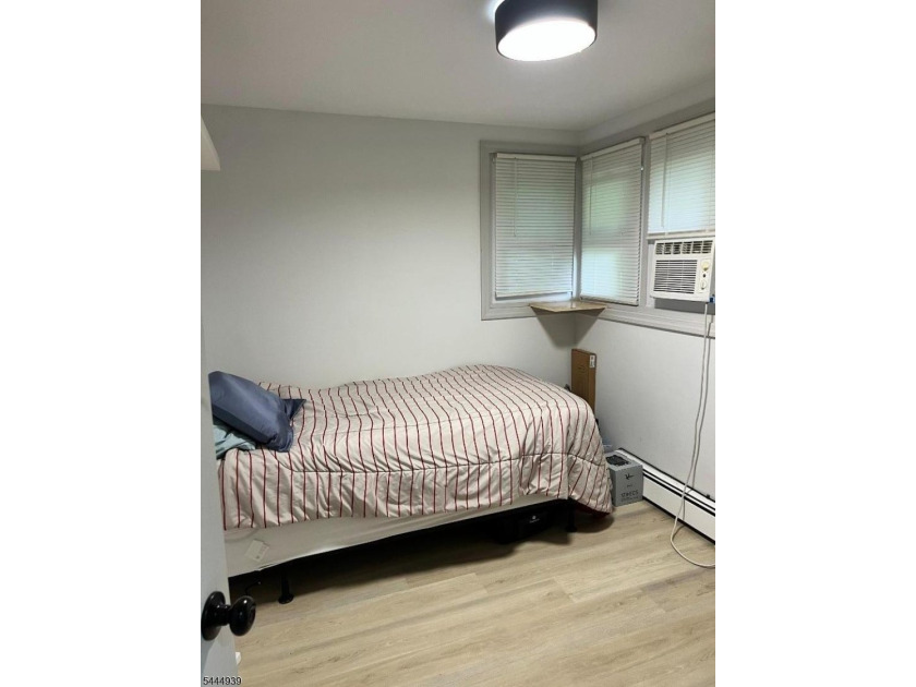 Take a look at this beautiful 3 bedroom 1 bath home tucked away - photo 10