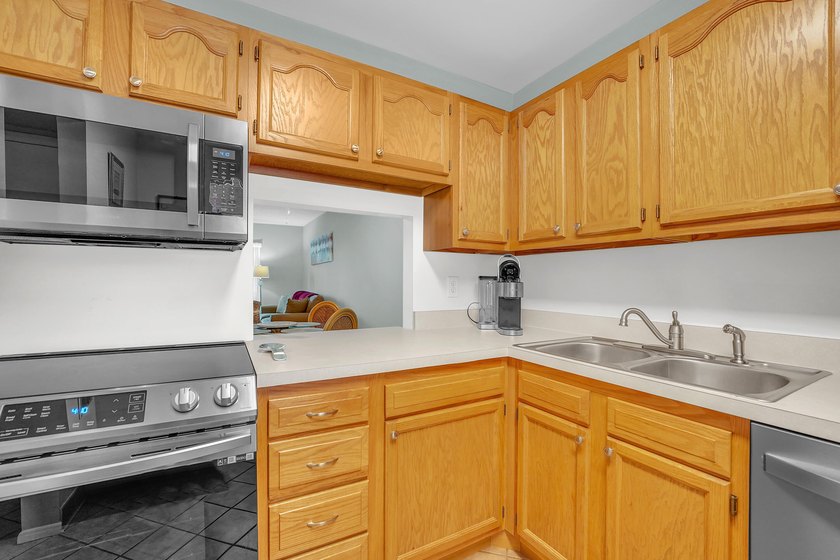 Fully Furnished, move-in ready, turn-key, 2-bedroom, 2-bath - photo 14