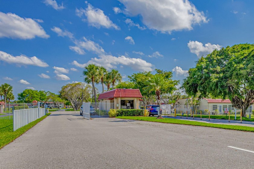 Fully Furnished, move-in ready, turn-key, 2-bedroom, 2-bath - photo 24