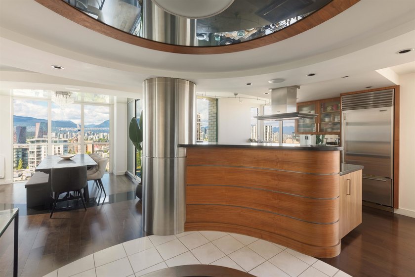 Hennessy House, a truly exceptional penthouse residence in the - photo 3