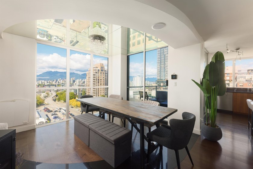 Hennessy House, a truly exceptional penthouse residence in the - photo 10