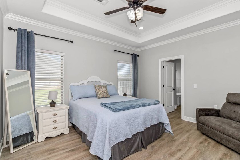 Take a look at this like-new, 3-bedroom, 2-bath home with an - photo 10