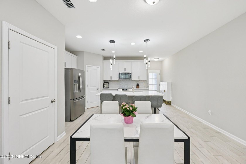 AMAZING LOCATION IN THIS GOLF CART COMMUNITY! Welcome to this - photo 8