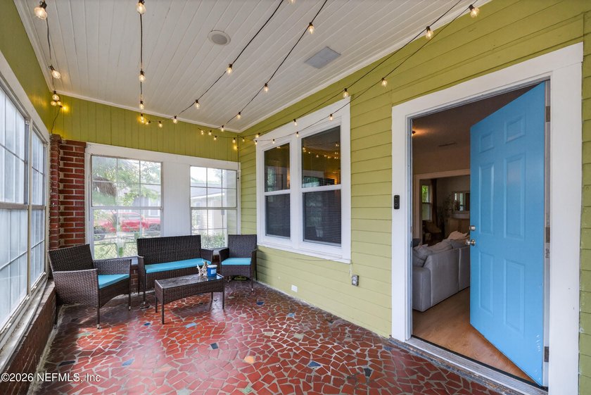 Welcome to this charming 3-bedroom, 1-bath bungalow just minutes - photo 3