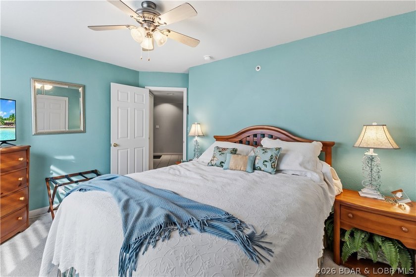 Experience Lake of the Ozarks living at its finest in this - photo 22
