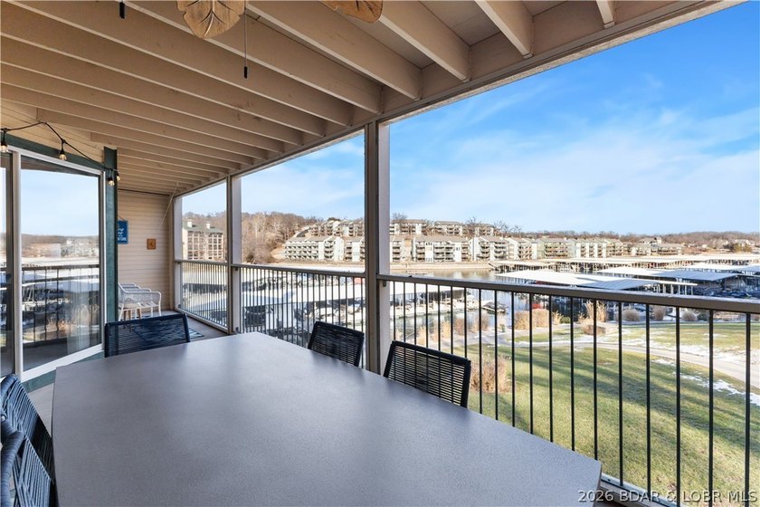 Experience Lake of the Ozarks living at its finest in this - photo 34
