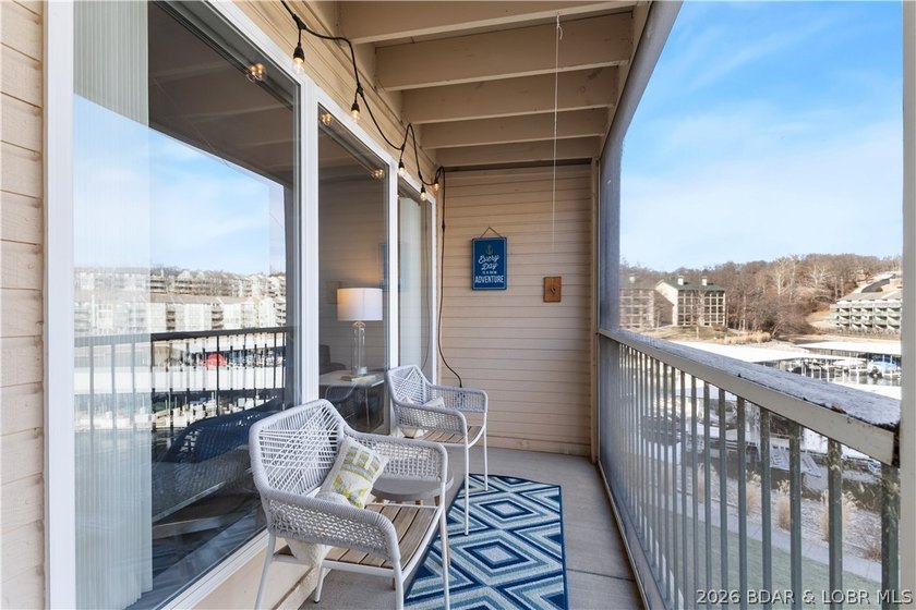 Experience Lake of the Ozarks living at its finest in this - photo 36