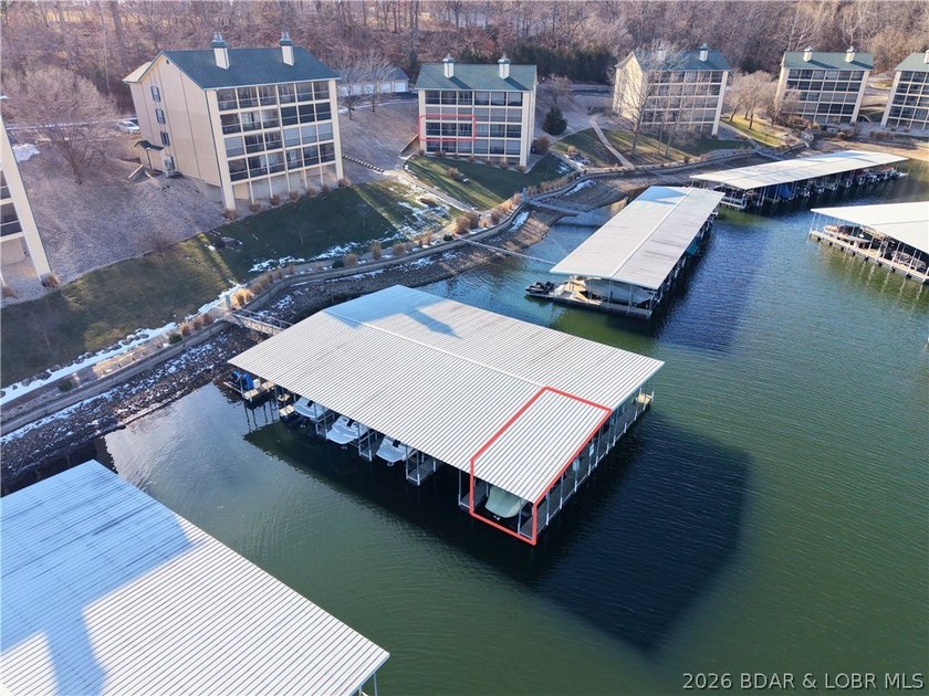 Experience Lake of the Ozarks living at its finest in this - photo 44