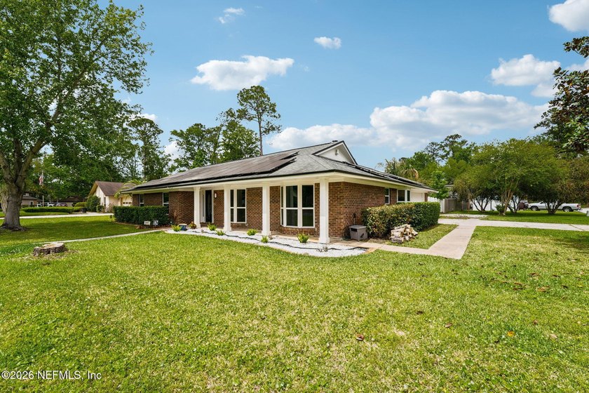 Best Priced pool home on the market in heart of the area! Set on - photo 4
