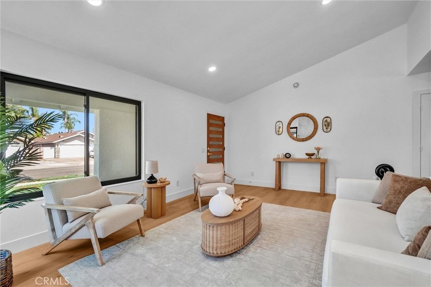 Located in the highly desirable South Coast Metro / Sandpointe - photo 5