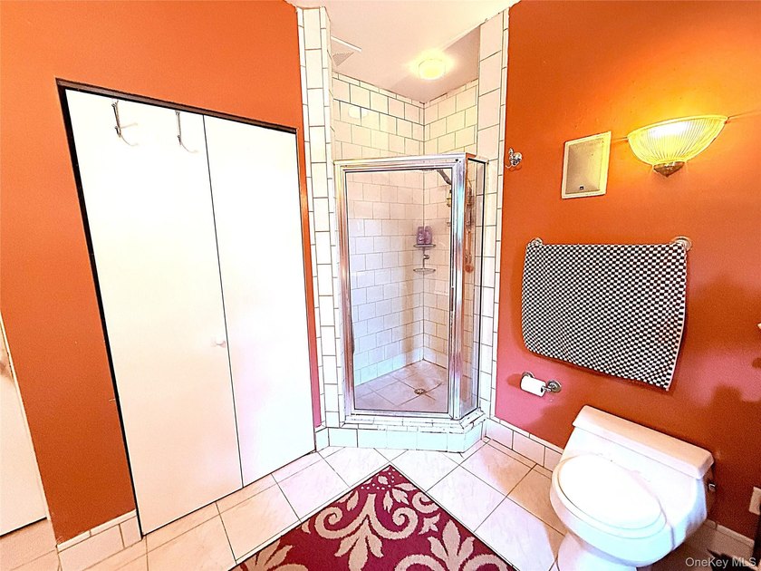 Experience timeless elegance in this impressive 5 bedroom, 2.5 - photo 14