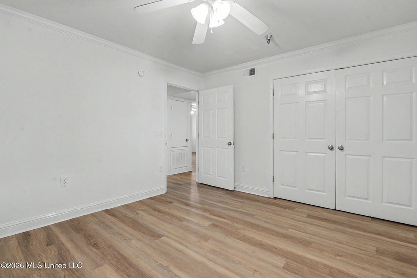 Enjoy coastal living in this beautifully updated first-floor - photo 12