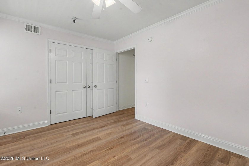 Enjoy coastal living in this beautifully updated first-floor - photo 14