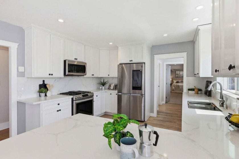Welcome to this incredible 4 bedroom/3-full bath; 2,139 sq ft - photo 15