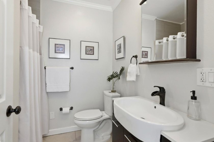 Welcome to this incredible 4 bedroom/3-full bath; 2,139 sq ft - photo 33