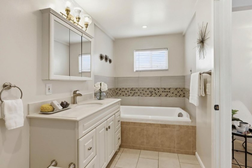 Welcome to this incredible 4 bedroom/3-full bath; 2,139 sq ft - photo 34
