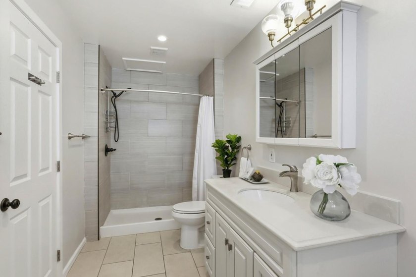 Welcome to this incredible 4 bedroom/3-full bath; 2,139 sq ft - photo 35