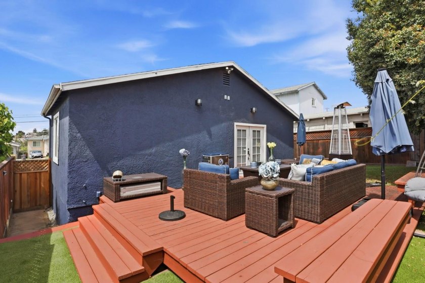 Welcome to this incredible 4 bedroom/3-full bath; 2,139 sq ft - photo 40