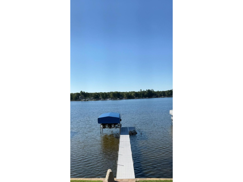 Beautifully renovated and fully furnished Houghton Lakefront - photo 8