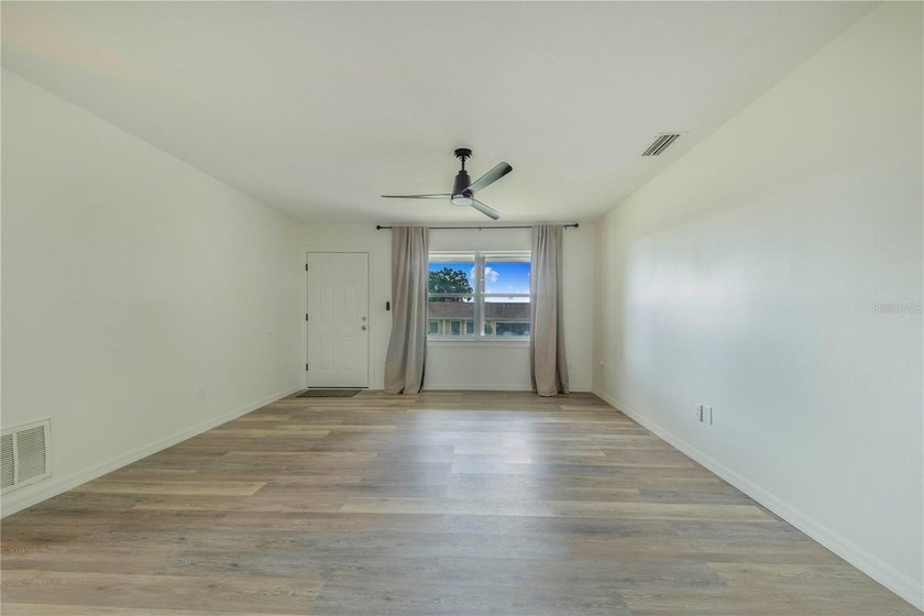 Virtually Staged. Short Sale. SHORT SALE THIRD PARTY APPROVAL - photo 8