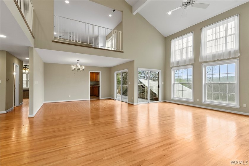 Waterfront opportunity on Lake Tuscaloosa! This 3-bedroom, 2 - photo 15
