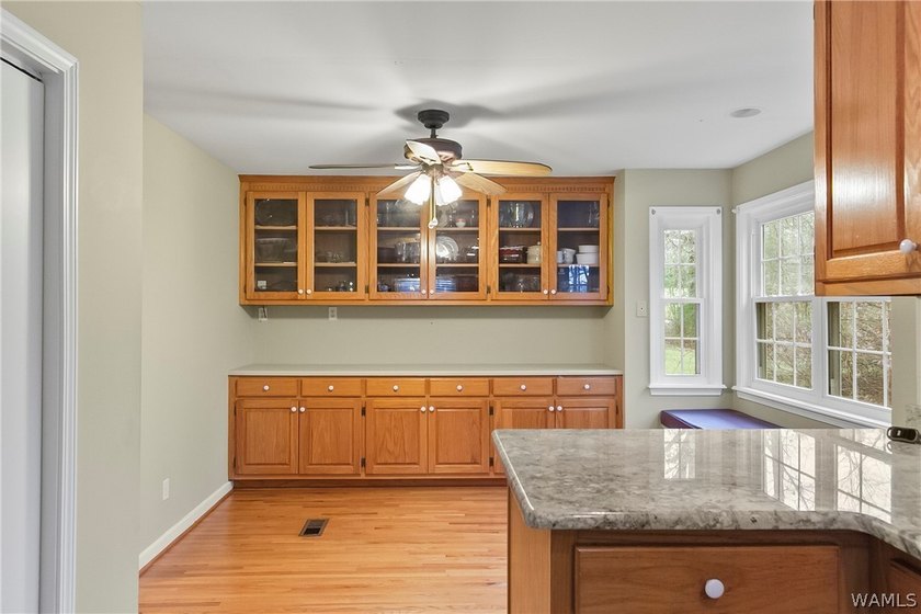 Waterfront opportunity on Lake Tuscaloosa! This 3-bedroom, 2 - photo 23