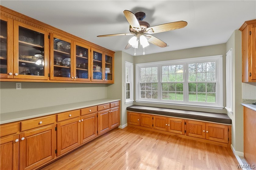 Waterfront opportunity on Lake Tuscaloosa! This 3-bedroom, 2 - photo 24