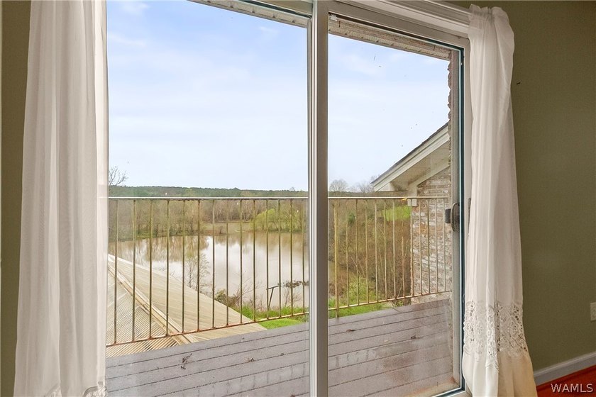 Waterfront opportunity on Lake Tuscaloosa! This 3-bedroom, 2 - photo 35
