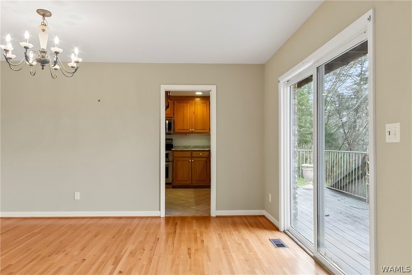 Waterfront opportunity on Lake Tuscaloosa! This 3-bedroom, 2 - photo 36