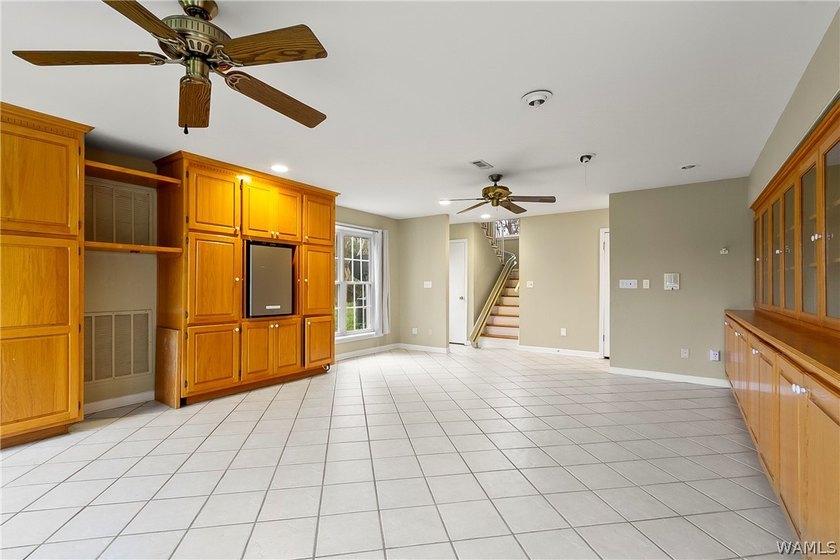 Waterfront opportunity on Lake Tuscaloosa! This 3-bedroom, 2 - photo 46