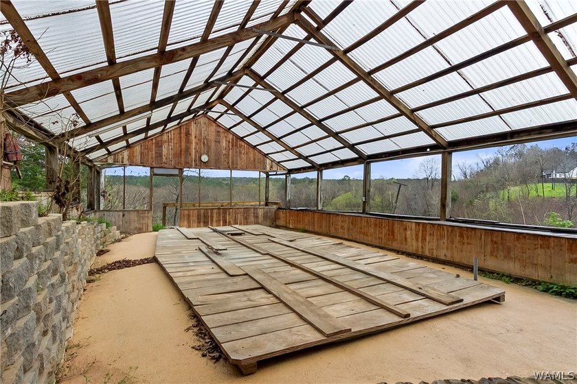 Waterfront opportunity on Lake Tuscaloosa! This 3-bedroom, 2 - photo 50