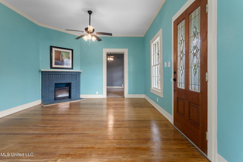 Welcome home to this beautifully renovated gem! Light-filled - photo 4